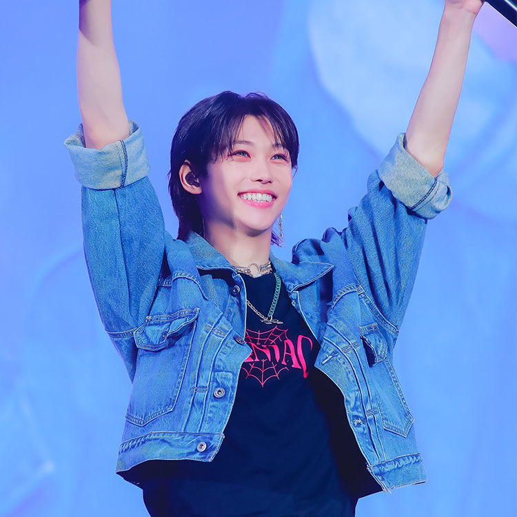 STRAY KIDS MANIAC T SHIRT 100% COTTON