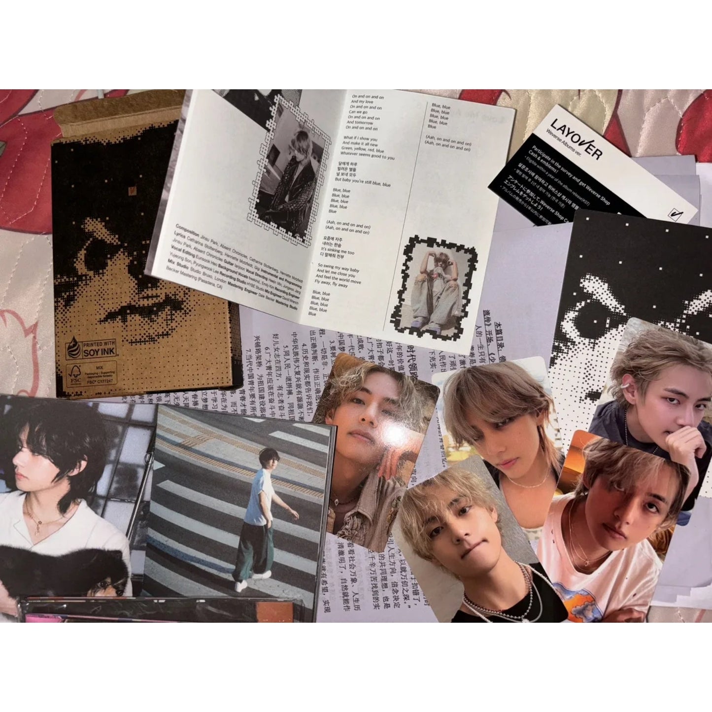 PHOTOBOOK V LAYO(V)ER KIT (PHOTOBOOK + OTHER ITEMS)